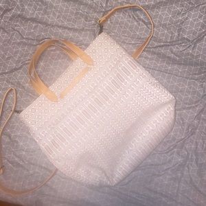 Thirty one canyon weave window shopper crossbody